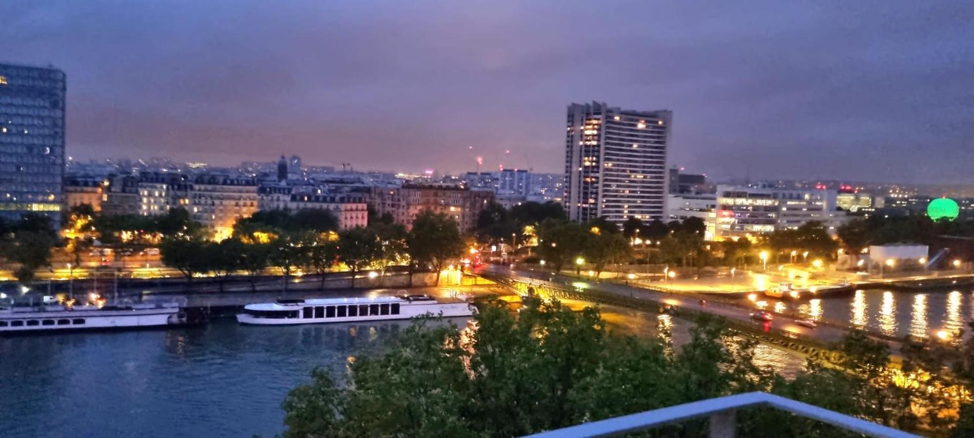 Appartement Vue Tour Eiffel Paris 16 Eme Exterior foto